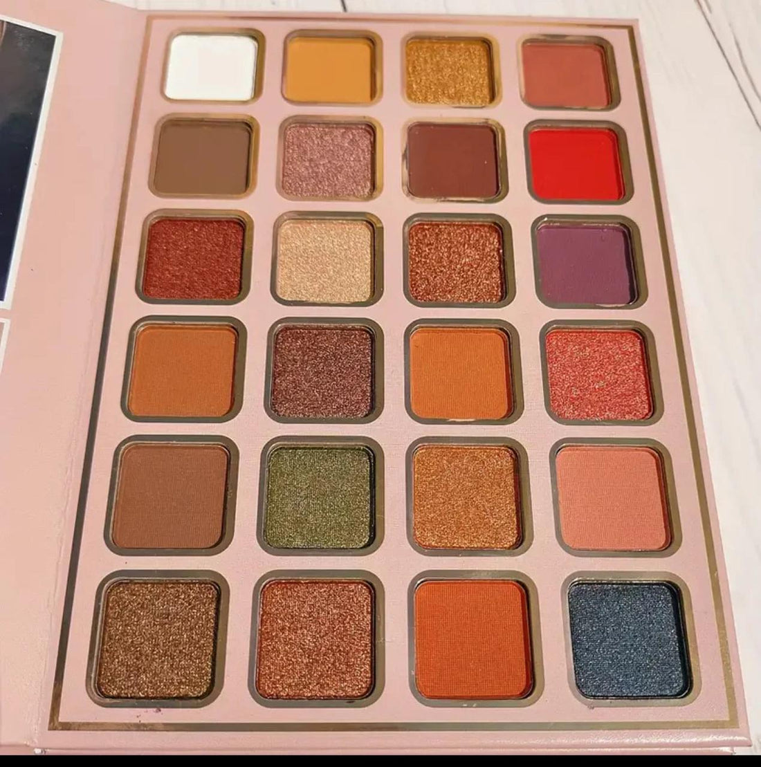 IGOODCO Fashion 5-in-1 Makeup Book Palette | BUY 1 GET 1 FREE | ⭐️⭐️⭐️⭐️ 4.9/5 Reviews